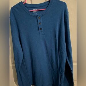 2/$10 🎉 Comfy blue Henley